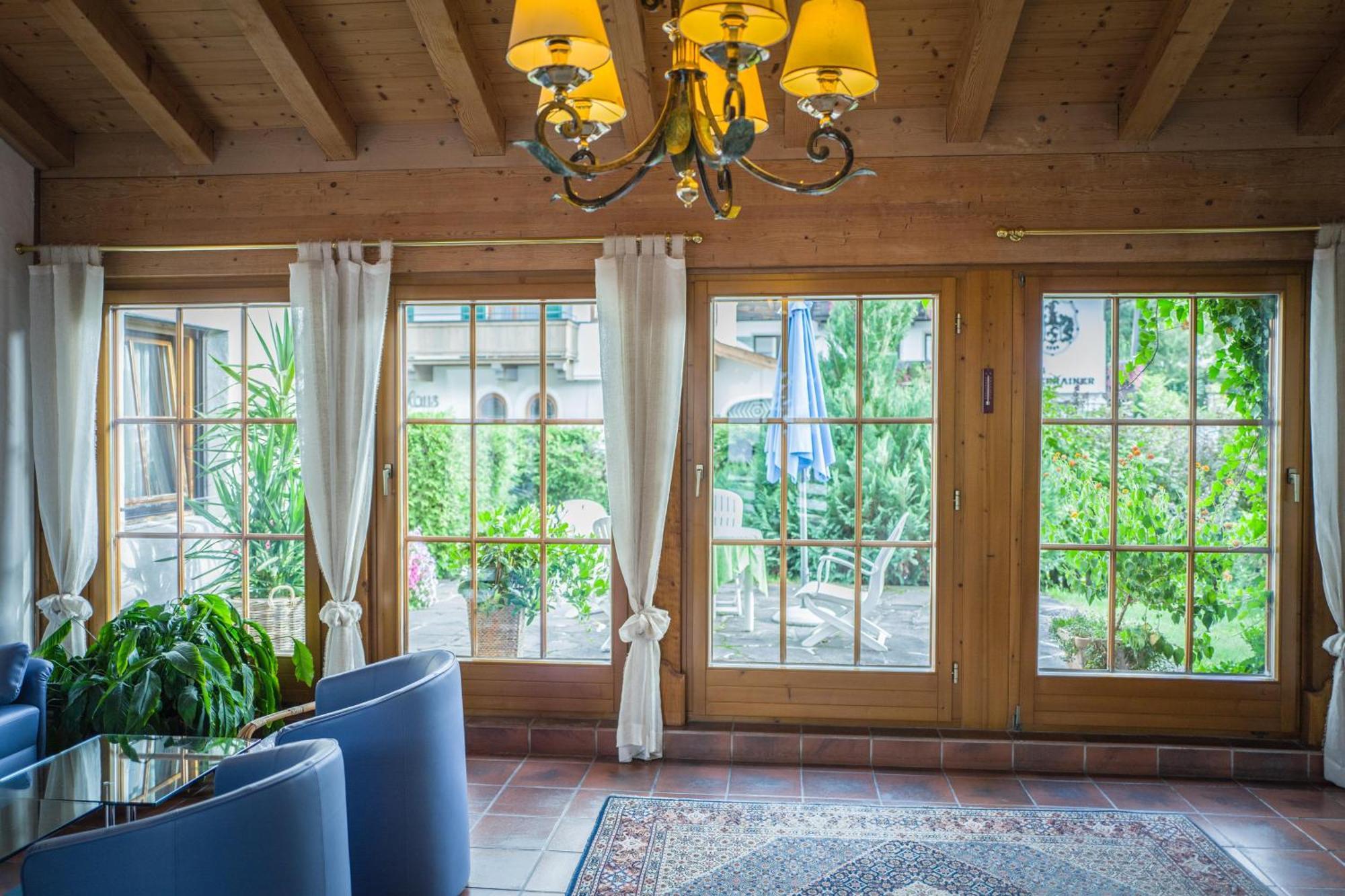לינה וארוחת בוקר אלמאו Haus Garden מראה חיצוני תמונה